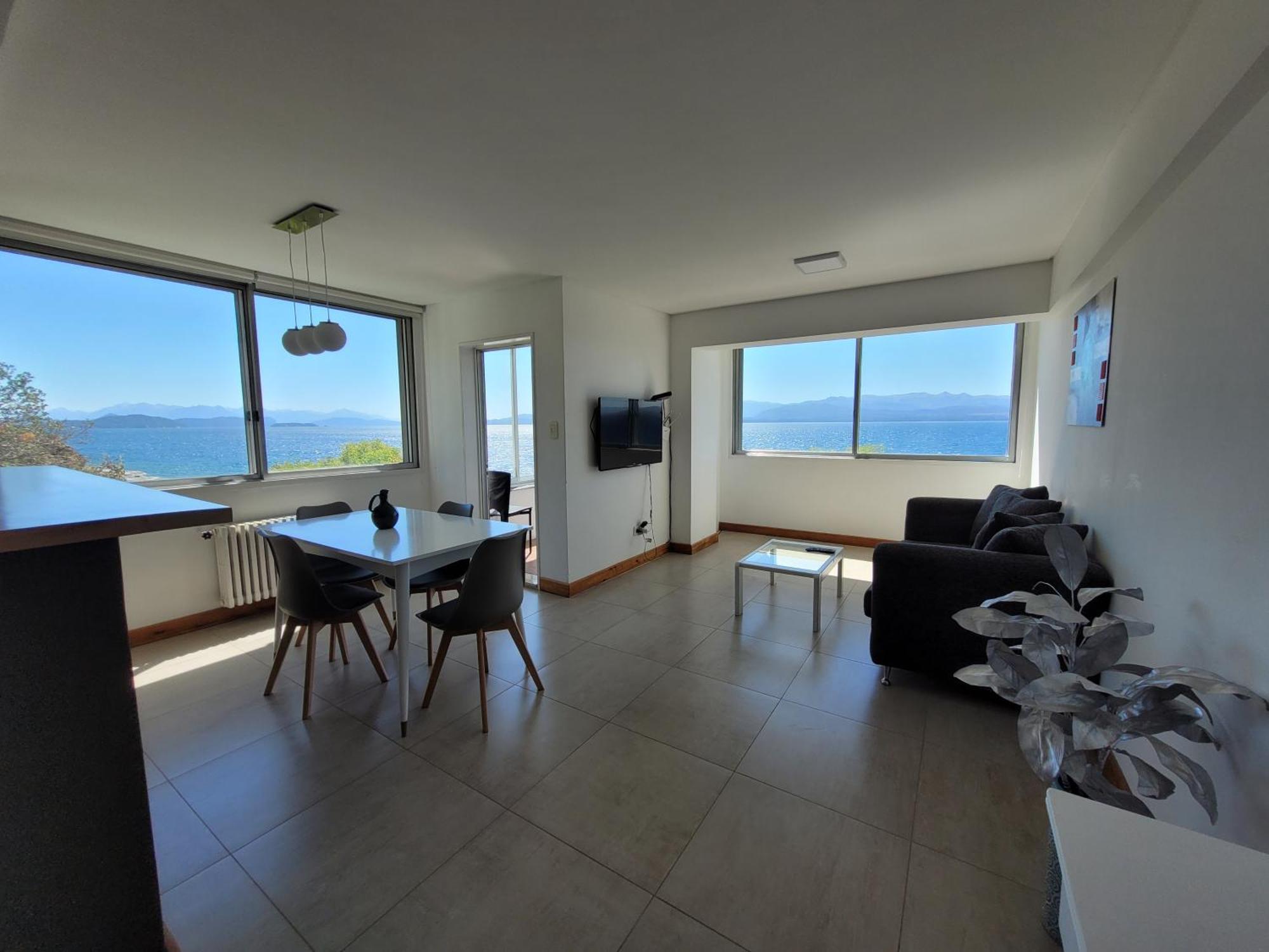 Departamento En A Orillas Del Lago. *